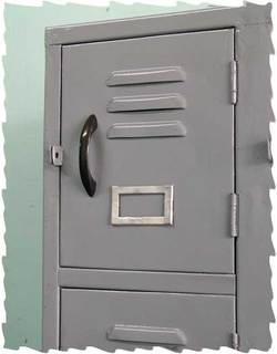 Locker_b.jpg